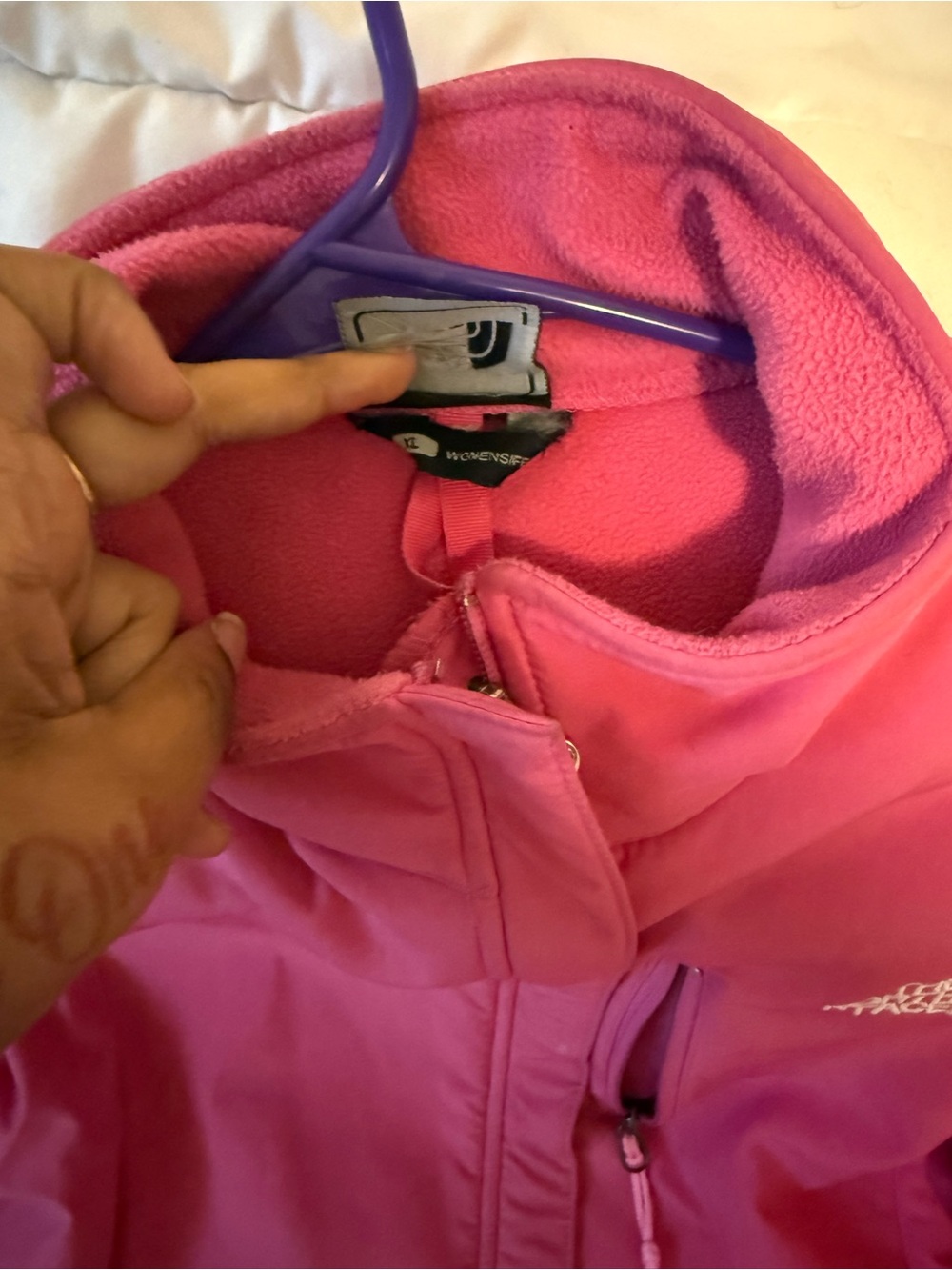 The North Face Bright Pink Women's Jacket - Picture 2 of 3